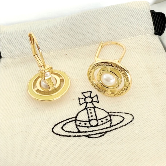 VIVIENNE WESTWOOD Simonetta pearls earrings in Yellow. - Picture 3 of 3